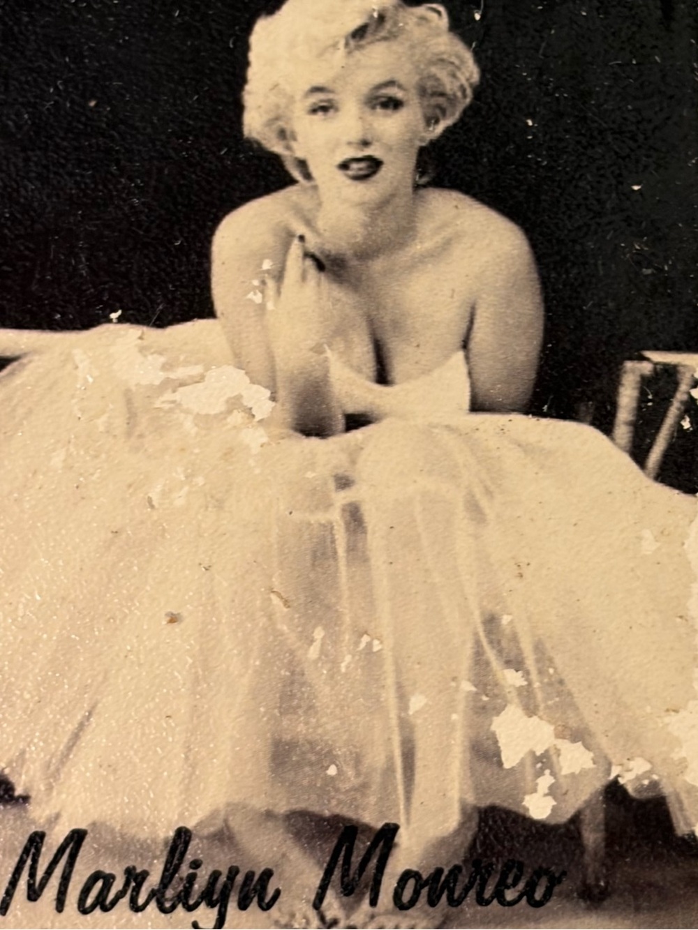 Marilyn Monroe wooden magnet